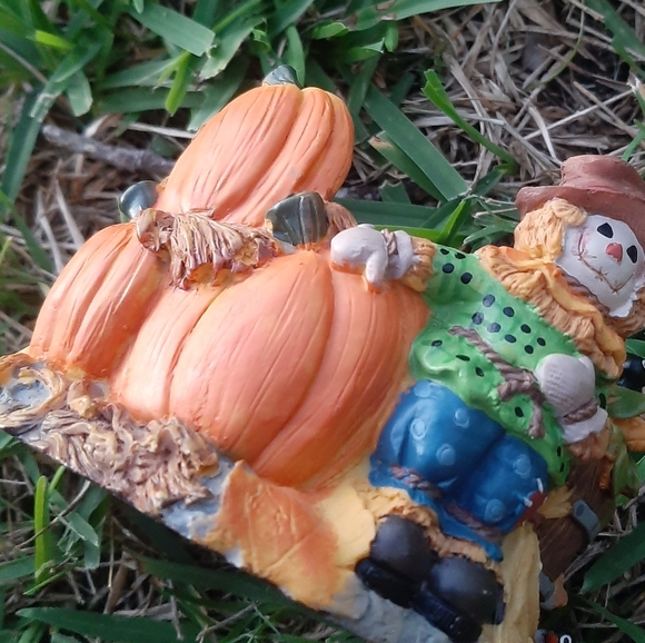 VTG Kenyield Fall Harvest Scarecrow Pumpkin Candle - Picture 8 of 8